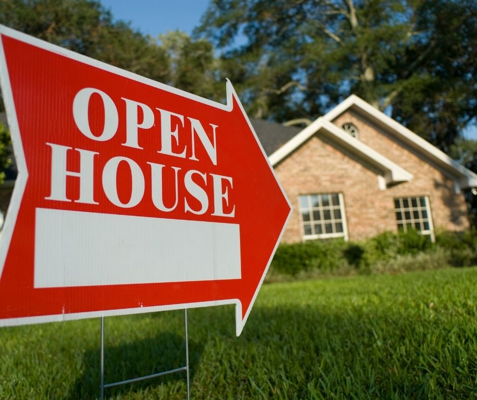 Guia como vender tu casa sin realtor Realizar open houses es una muy buena forma de mostrar su casa a posobles compradores.